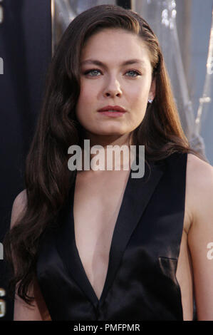 Alexa Davalos am Los Angeles Premiere der KAMPF DER TITANEN im Grauman Chinese Theatre in Hollywood, CA am Mittwoch, 31. März 2010 statt. Foto von PRPP Pacific Rim Foto Presse/PictureLux Datei Referenz # 30170 05 PLX nur für redaktionelle Verwendung - Alle Rechte vorbehalten Stockfoto