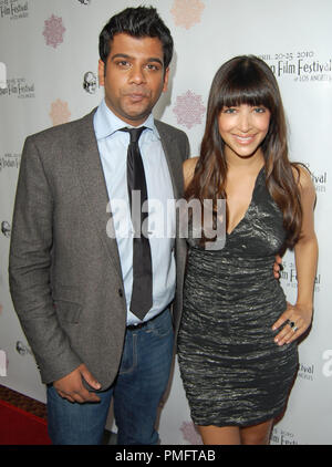 Sunkrish Bala und Hannah Simone an der Opening Night Gala der Indian Film Festival in Los Angeles gehalten am Arclight Theater in Hollywood, CA am Dienstag, 20. April 2010. Foto von Christian Rosas Pacific Rim Foto Presse. /PictureLux Datei Referenz # 30187 015 PLX nur für redaktionelle Verwendung - Alle Rechte vorbehalten Stockfoto