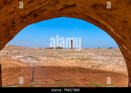 Ruinen der Universität in Harran. Es war eine der wichtigsten Ayyubid Gebäude der Stadt, in der klassischen Revival Stil gebaut. Sanliurfa, Türkei Stockfoto