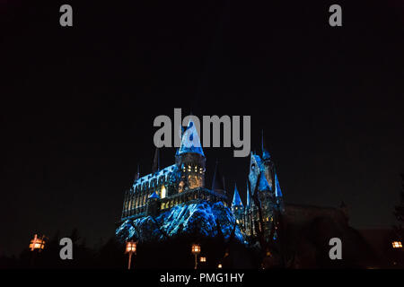 Osaka, Japan - 24.November 2017: Hogwarts schloss in der Zauberwelt von Harry Potter Zone in den Universal Studios Japan (USJ). Universal Studios Japan ist Stockfoto