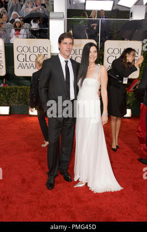 Schauspieler Matthew Fox und Gast ankommen Auf der 67. jährlichen Golden Globe Awards im Beverly Hilton in Beverly Hills, CA Sonntag, 17. Januar 2010. Stockfoto