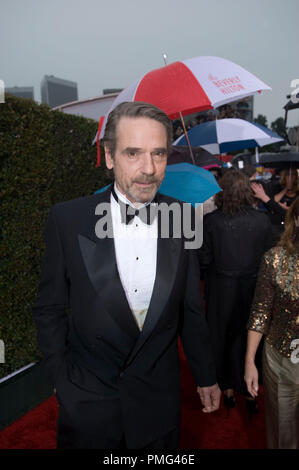 Für beste Leistung durch einen Schauspieler in einem Mini - SERIE ODER MOTION PICTURE MADE FOR TELEVISION für seine Rolle in ÒGeorgia O'KeeffeÓ (Lebensdauer) Schauspieler Jeremy Irons der 67. jährlichen Golden Globes Awards im Beverly Hilton in Beverly Hills, CA Sonntag, 17. Januar 2010 besucht nominiert. Stockfoto