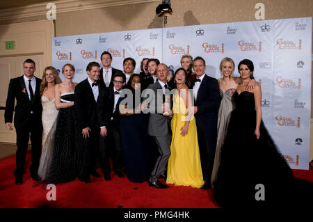 Nach Erhalt der Golden Globe für den besten TV-Serien, Komödie oder Musical für Glee (FOX), produziert von Twentieth Century Fox Television, Creater und Executive Producer Brian Murphy stellt Backstage mit dem Cast von Glee in der Presse Zimmer auf der 67. jährlichen Golden Globe Awards im Beverly Hilton in Beverly Hills, CA Sonntag, 17. Januar 2010. Stockfoto