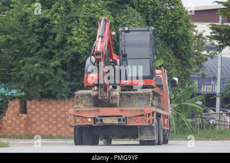 Chiangmai, Thailand - 7. August 2018: Private Kubota Tieflöffel am Fahrzeug. Auf der straße Nr. 1001, 8 km von Chiang Mai City. Stockfoto