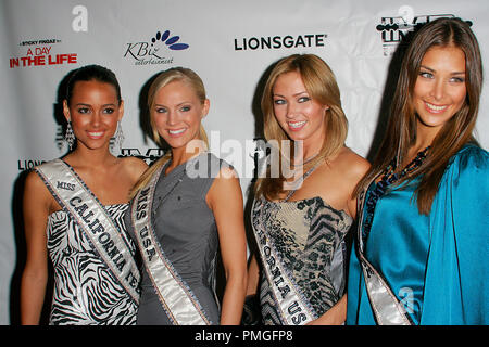 Miss California Teen USA Chelsea Gilligan, Miss USA Kristen Dalton, Miss Kalifornien USA Tami Farrell und Miss Universe Dayana Mendoza im Rahmen der Lions Gate Films und größere Independents Premiere von "Ein Tag im Leben" - Ankunft am Silver Screen Theater im Pacific Design Center in West Hollywood, CA, 2. Juli 2009 statt. Foto: PictureLux Datei Referenz # 30038 002 PLX nur für redaktionelle Verwendung - Alle Rechte vorbehalten Stockfoto