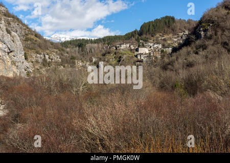 Panoramablick auf das Dorf Kipoi, Zagori, Epirus, GRIECHENLAND Stockfoto