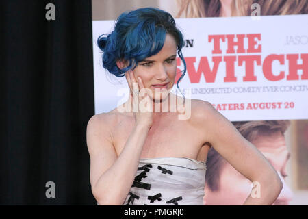 Juliette Lewis bei der Weltpremiere von Miramax Films und Mandat Bilder' den Schalter '. Ankunft gehalten am Arclight Theatre in Hollywood, CA. August 16, 2010. Foto: Richard Chavez/PictureLux Datei Referenz # 30417 067 RAC nur für redaktionelle Verwendung - Alle Rechte vorbehalten Stockfoto