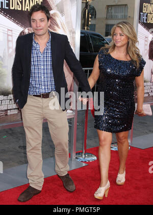 Jimmy Fallon und Frau Nancy Juvonen am Los Angeles Premiere von gehen der Abstand gehalten an der Grauman Chinese Theatre in Hollywood, CA am Montag, den 23. August 2010. Foto von Pedro Ulayan Pacific Rim Foto Presse/PictureLux Datei Referenz # 30438 090 PLX nur für redaktionelle Verwendung - Alle Rechte vorbehalten Stockfoto