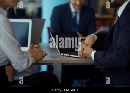 Businessteam arbeiten gemeinsam am Projekt Stockfoto