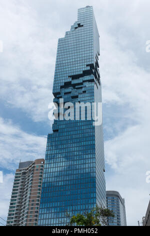 Die ungewöhnliche Pixel geformte MahaNakhon Turm Hochhaus in Bangkok, Thailand Stockfoto