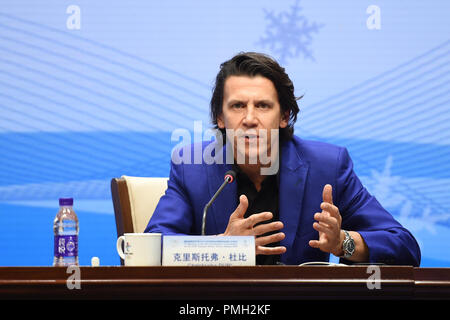 Peking, China. 18 Sep, 2018. Christophe Most, Olympische Spiele, Executive Director des Internationalen Olympischen Komitees (IOC), spricht während der Pressekonferenz des 3. Sitzung der IOC-Kommission für die Koordinierung der XXIV Olympic Winter Games Beijing 2022 in Peking, der Hauptstadt von China, Sept. 18, 2018. Credit: Ju Huanzong/Xinhua/Alamy leben Nachrichten Stockfoto