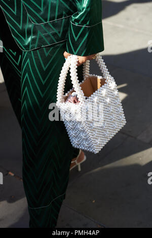 London, Großbritannien. 16.September 2018, Street Style, Frühling/Sommer 2019, London Fashion Week, UK Credit: Saira MacLeod/Alamy leben Nachrichten Stockfoto