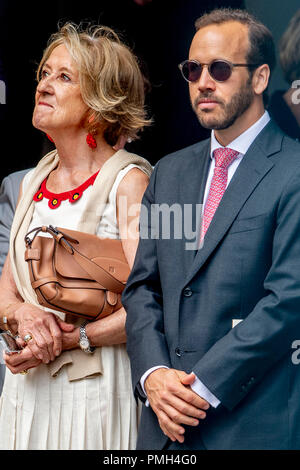 Den Haag, Niederlande. 18 Sep, 2018. Mutter und Bruder der Königin Maria Maxima Zorreguieta und Juan Zorreguieta während der jährlichen Eröffnung des Parlaments jahr Prinsjesdag in Den Haag, Niederlande, 18. September 2018. Quelle: Patrick Van Katwijk |/dpa/Alamy leben Nachrichten Stockfoto