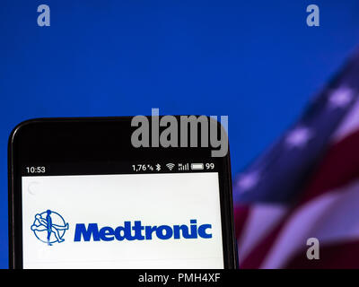 Kiew, Ukraine. 16 Sep, 2018. Medtronic Medical Equipment Company Logo gesehen auf einem Smartphone angezeigt. Quelle: Igor Golovniov/SOPA Images/ZUMA Draht/Alamy leben Nachrichten Stockfoto