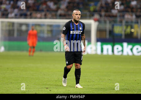 Mailand, Italien. 18 Sep, 2018. Radja Nainggolan des FC Internazionale in Aktion während der Uefa Champions League Gruppe B Spiel zwischen FC Internazionale und Tottenham Hotspur FC. Credit: Marco Canoniero/Alamy leben Nachrichten Stockfoto