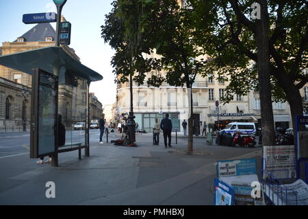 Senat, 10 rue de Vaugirard, Paris, Frankreich. 19. Sep 2018. Alexandre Benalla, ex-Agent des französischen Präsidenten Längestrich wird von der Kommission der Rechtsvorschriften der Senat 19. September 2018 einberufen, nachdem, gekleidet wie ein Cop, ohne einer zu sein, ein Demonstrant geschlagen, während die Demo des 1. Mai 2018. Vincent Crase wird auch um 10:30 Uhr gehört werden. ALPHACIT NEWIM/Alamy Live News Credit: Alphacit NEWIM/Alamy leben Nachrichten Stockfoto