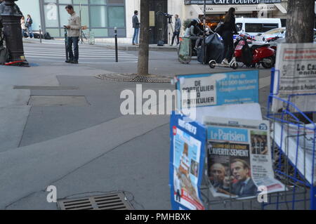 Senat, 10 rue de Vaugirard, Paris, Frankreich. 19. Sep 2018. Alexandre Benalla, ex-Agent des französischen Präsidenten Längestrich wird von der Kommission der Rechtsvorschriften der Senat 19. September 2018 einberufen, nachdem, gekleidet wie ein Cop, ohne einer zu sein, ein Demonstrant geschlagen, während die Demo des 1. Mai 2018. Vincent Crase wird auch um 10:30 Uhr gehört werden. ALPHACIT NEWIM/Alamy Live News Credit: Alphacit NEWIM/Alamy leben Nachrichten Stockfoto