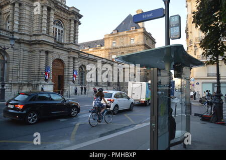 Senat, 10 rue de Vaugirard, Paris, Frankreich. 19. Sep 2018. Alexandre Benalla, ex-Agent des französischen Präsidenten Längestrich wird von der Kommission der Rechtsvorschriften der Senat 19. September 2018 einberufen, nachdem, gekleidet wie ein Cop, ohne einer zu sein, ein Demonstrant geschlagen, während die Demo des 1. Mai 2018. Vincent Crase wird auch um 10:30 Uhr gehört werden. ALPHACIT NEWIM/Alamy Live News Credit: Alphacit NEWIM/Alamy leben Nachrichten Stockfoto