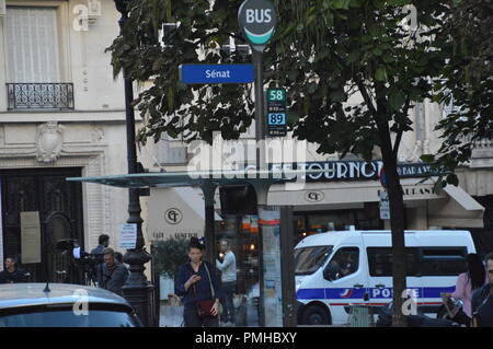 Senat, 10 rue de Vaugirard, Paris, Frankreich. 19. Sep 2018. Alexandre Benalla, ex-Agent des französischen Präsidenten Längestrich wird von der Kommission der Rechtsvorschriften der Senat 19. September 2018 einberufen, nachdem, gekleidet wie ein Cop, ohne einer zu sein, ein Demonstrant geschlagen, während die Demo des 1. Mai 2018. Vincent Crase wird auch um 10:30 Uhr gehört werden. ALPHACIT NEWIM/Alamy Live News Credit: Alphacit NEWIM/Alamy leben Nachrichten Stockfoto