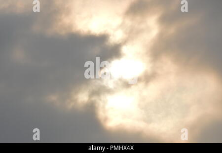 Sonnenfinsternis in langweiligen Tag Stockfoto