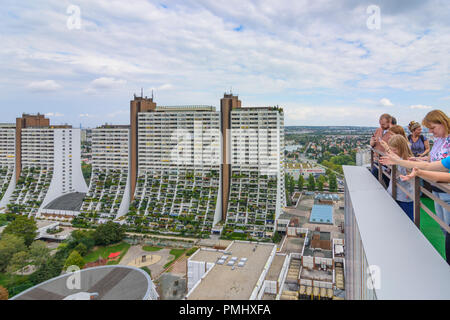 Wien, Wien: Wohnpark Alt Erlaa Wohnanlage, Hochhaus, Gebäude, Besucher, 23. Liesing, Wien, Österreich Stockfoto