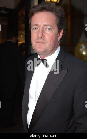 London. Piers Morgan - Daily Mirror Redakteur des 25-jährigen Jubiläums Party auf der Dover Street Wine Bar. 12. Mai 2004, Ref: LMK 100-7 -130504 © huckle / Sehenswürdigkeit MediaPunch Stockfoto