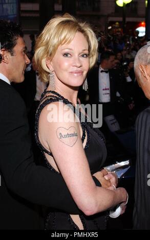 Frankreich. Melanie Griffith und Antonio Banderas bei ihrer Premiere des neuen Film Shrek 2" bei den Filmfestspielen von Cannes Croisette Boulevard, im Süden von Frankreich. 15. Mai 2004 Ref: LMK 34-31 -180504 Bilder durch © Cannamela / Sehenswürdigkeit MediaPunch Stockfoto