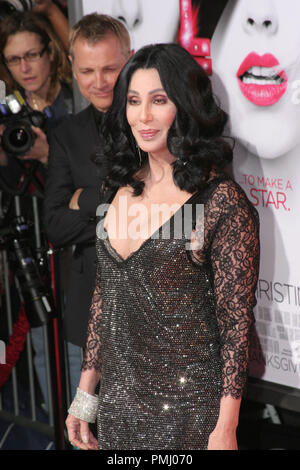 Cher bei der Premiere von Sony Pictures Burlesque. Ankunft gehalten an der Grauman Chinese Theatre in Hollywood, CA, Montag, 15. November 2010. Foto: Richard Chavez/PictureLux Datei Referenz # 30704 159 PLX nur für redaktionelle Verwendung - Alle Rechte vorbehalten Stockfoto