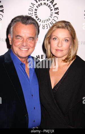 Sheryl Lee, Ray Wise 11/29/10, "Psych: Twin Peaks Sammeln "Die Paley Center für Medien in Los Angeles, Beverly Hills Ph: Izumi Hasegawa/HNW/PictureLux Datei Referenz # 30729 012 PLX nur für redaktionelle Verwendung - Alle Rechte vorbehalten Stockfoto