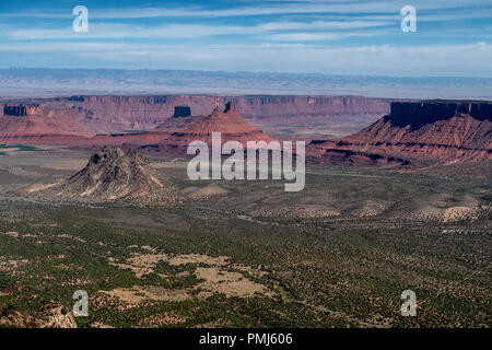 Der Blick in die Burg Tal von der Porcupine Rim Trail, in der Nähe von Moab, Utah, USA. Stockfoto