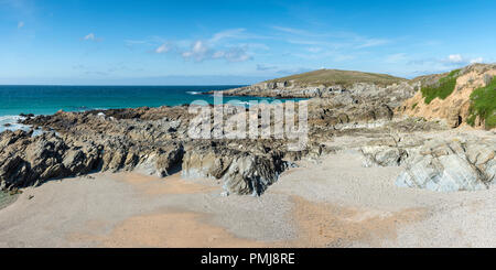 Einen Panoramablick über wenig in Richtung Fistral Towan Kopf in Newquay in Cornwall. Stockfoto