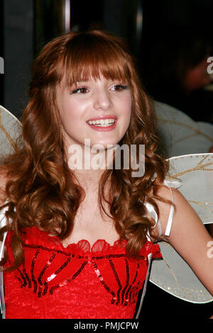 Bella Thorne bei der Premiere der von DreamWorks Animation bin egamind'. Ankünfte am Mann's Chinese Theater in Hollywood, CA am Samstag, 30. Oktober 2010 statt. Foto von PictureLux Datei Referenz # 30624 008 PLX nur für redaktionelle Verwendung - Alle Rechte vorbehalten Stockfoto