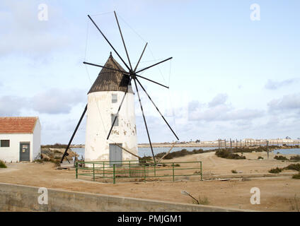 Windmühle in San Pedro del Pinatar, Spanien Stockfoto