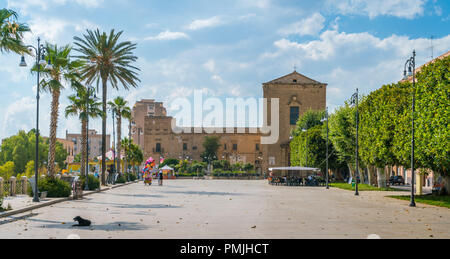 Die bunte Stadt Sciacca an einem sonnigen Tag. Provinz von Agrigent, Sizilien. Stockfoto