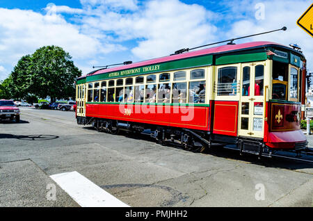 Das Astoria Riverfront Trolley am Columbia River Maritime Museum in Astoria Oregon Stockfoto