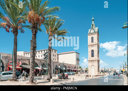 Israel, Tel Aviv - 07. September 2018: Shuk hapishpeshim Flohmarkt - Jaffa Clock Tower Stockfoto