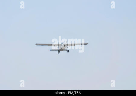 Kleine Flugzeuge, Pilatus PC-6/B2-H4 Turbo Porter, Es ist vom Castellon de la Plana (Spanien) mit Flugplatz Fallschirmspringer im Inneren. Extreme Sport. Stockfoto