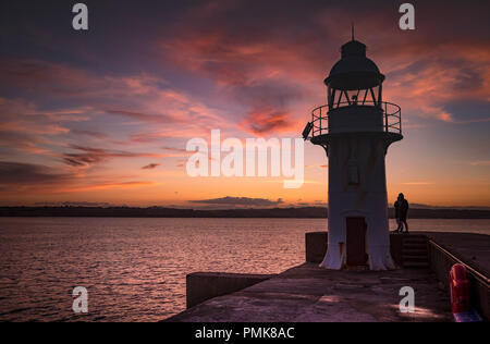 Brixham Leuchtturm in der Dämmerung Stockfoto