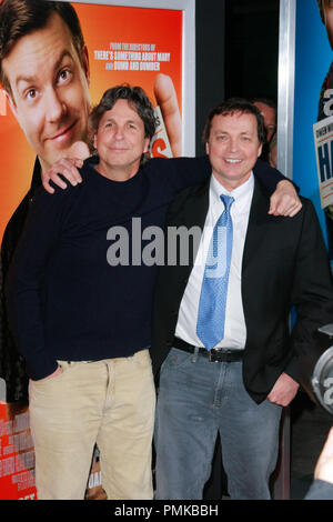 Directors/Co-Writers Peter Farrelly, Bobby Farrelly bei der Premiere von Warner Brothers Pictures' "Hall Pass". Ankunft im Cinerama Dome in Hollywood, CA, 23. Februar 2011 statt. Foto von Joe Martinez/PictureLux Stockfoto