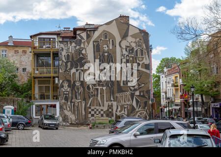 Große Wandbild auf einem Gebäude in der Altstadt von Plovdiv, Bulgarien. Stockfoto