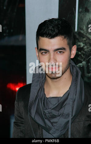 Joe Jonas bei der Premiere von Warner Brothers Pictures' ucker Punch". Ankünfte am Grauman's Chinese Theater in Hollywood, CA, 23. März 2011 abgehalten. Foto von Joe Martinez/PictureLux Stockfoto