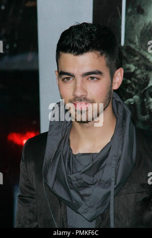 Joe Jonas bei der Premiere von Warner Brothers Pictures' ucker Punch". Ankünfte am Grauman's Chinese Theater in Hollywood, CA, 23. März 2011 abgehalten. Foto von Joe Martinez/PictureLux Stockfoto