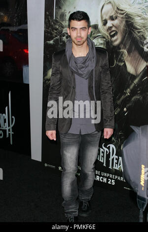 Joe Jonas bei der Premiere von Warner Brothers Pictures' ucker Punch". Ankünfte am Grauman's Chinese Theater in Hollywood, CA, 23. März 2011 abgehalten. Foto von Joe Martinez/PictureLux Stockfoto