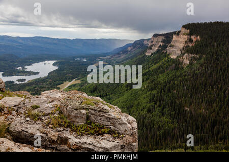 Sedimentären Felsen Wände sind ein reichlich vorhandenes Feature, wo das Colorado Plateau und die felsigen Berge treffen in der nähe von Durango, Co. Stockfoto