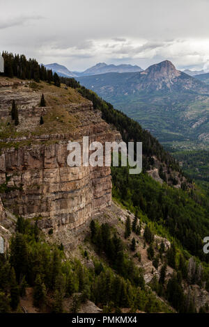 Sedimentären Felsen Wände sind ein reichlich vorhandenes Feature, wo das Colorado Plateau und die felsigen Berge treffen in der nähe von Durango, Co. Stockfoto