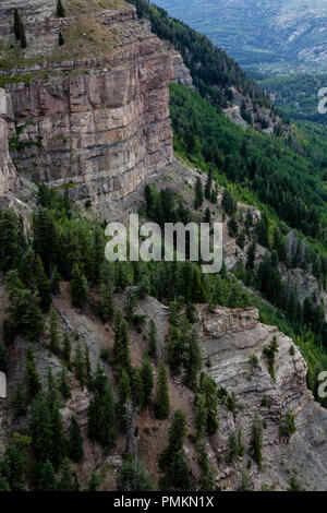 Sedimentären Felsen Wände sind ein reichlich vorhandenes Feature, wo das Colorado Plateau und die felsigen Berge treffen in der nähe von Durango, Co. Stockfoto