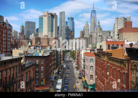 New York, USA - 23. August 2018: Blick auf die Madison Street, Chinatown Viertel von Manhattan, vor allem von Einwanderern aus China in New York, USA besiedelt. Stockfoto