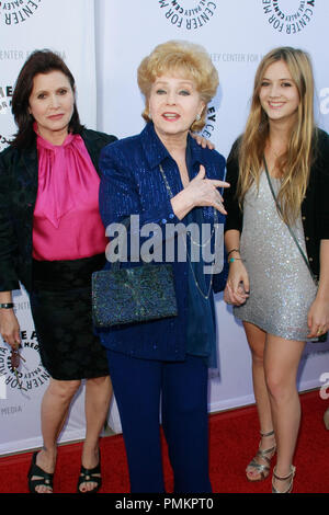 Carrie Fisher und Tochter Billie Catherine Lourd an Debbie Reynolds' Erinnerungsstücke aus Hollywood Ausstellung Empfang im Paley Center für Medien in Beverly Hills, CA, 7. Juni 2011 statt. Foto von Joe Martinez/PictureLux Stockfoto