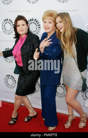 Carrie Fisher und Tochter Billie Catherine Lourd an Debbie Reynolds' Erinnerungsstücke aus Hollywood Ausstellung Empfang im Paley Center für Medien in Beverly Hills, CA, 7. Juni 2011 statt. Foto von Joe Martinez/PictureLux Stockfoto