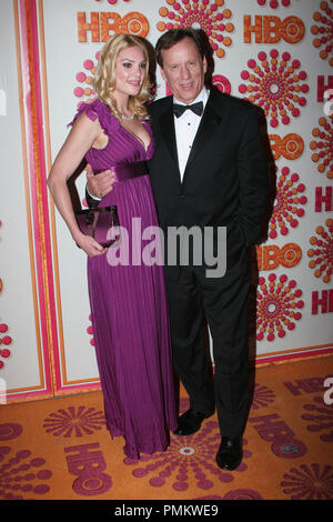 Ashley Madison und James Woods in der HBO-Post 63. jährliche Emmy Awards Party. Ankunft im Pazifik im Pacific Design Center in West Hollywood, CA, 18. September 2011 abgehalten. Foto: R.Anthony/PictureLux Stockfoto